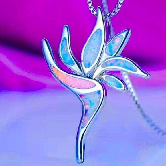 AYD Beautiful White Opal torch Pendant - Picture 3 of 13